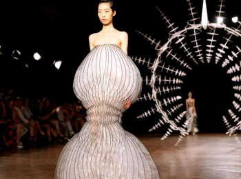 программа Fashion One: Paris Haute Couture Week SS24 Stephane Rolland